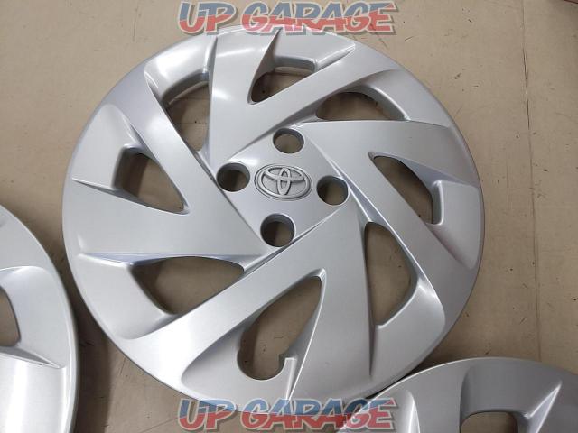 Toyota Genuine (42602-52620) (NHP10) Aqua Genuine Wheel Cap
4 sheets set-05