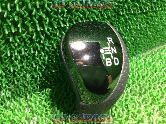 Unknown Manufacturer
For Prius
Leather shift knob-03