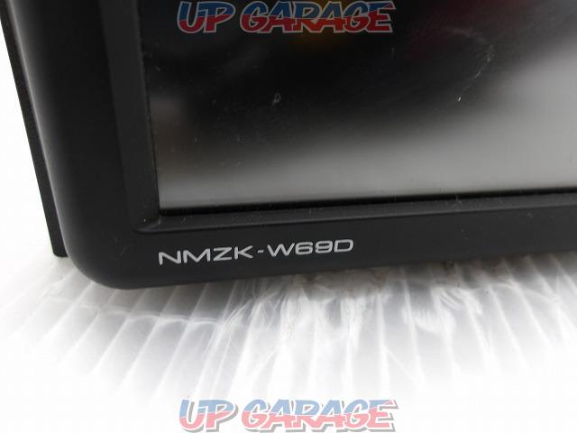 Daihatsu genuine
NMZK-W69D
(Made by KENWOOD)-04