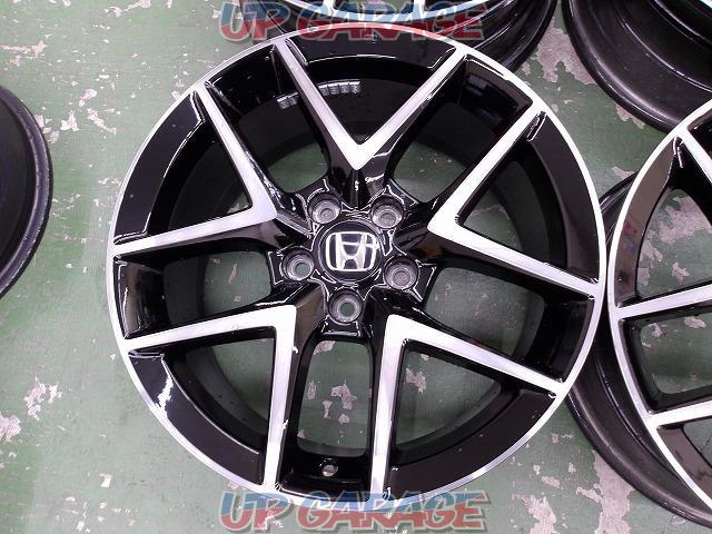 Honda genuine
Alloy Wheels
Civic/FL1-04