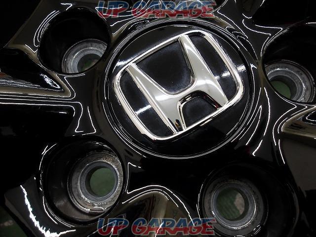 Honda genuine
Alloy Wheels
Civic/FL1-06