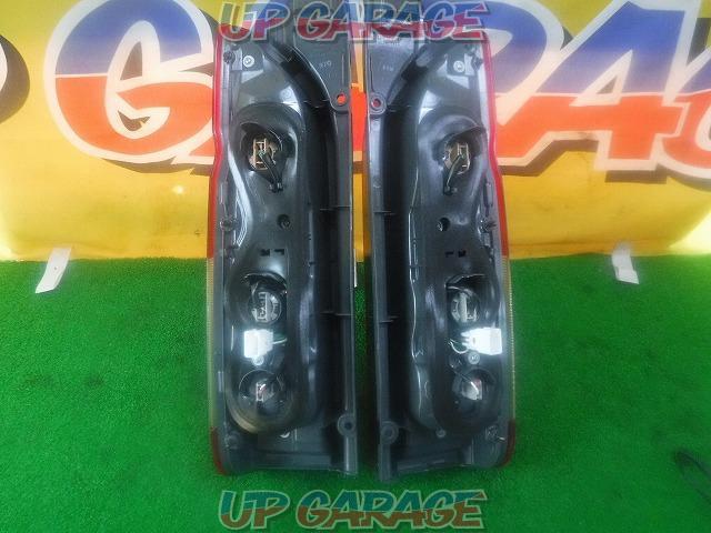 Left and right set TOYOTA genuine
Tail lens-03