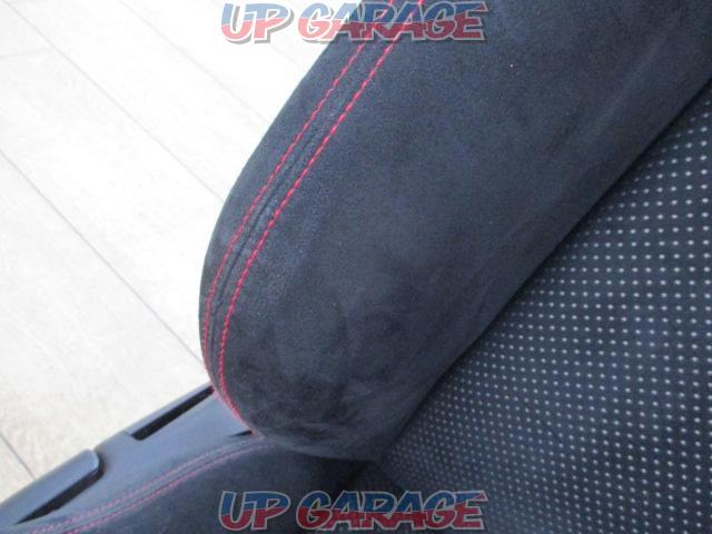HONDA
Civic
TypeR / FD2
Genuine seat (driver's seat side)-05