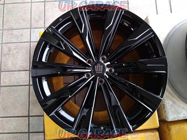 Toyota Genuine
AZSH36W
Crown
SPORT
Z grade genuine gloss black painted wheels-02