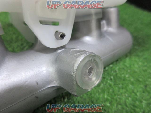 SUBARUGC8/Impreza
Genuine brake master
(26401AC181)-06