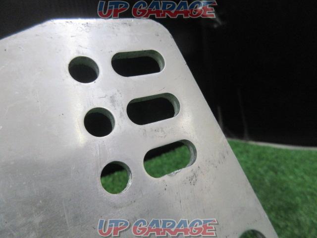 Side stopper adapter for full bucket seat (manufacturer unknown)
*Bottom stop not supported-04