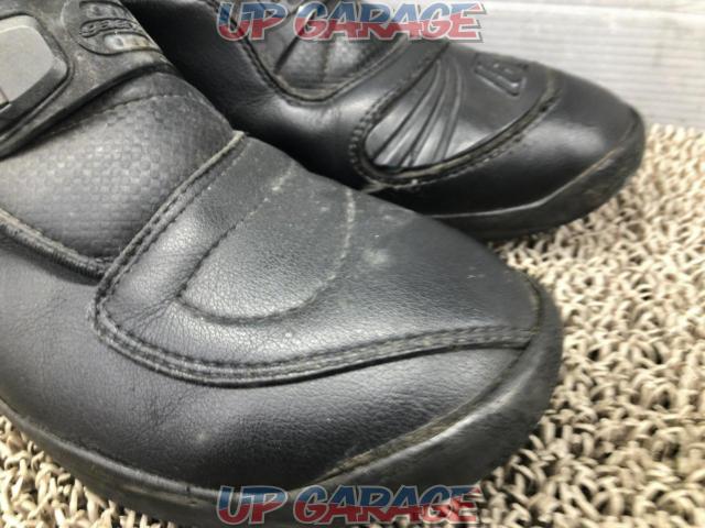 GAERNE
Riding shoes-02