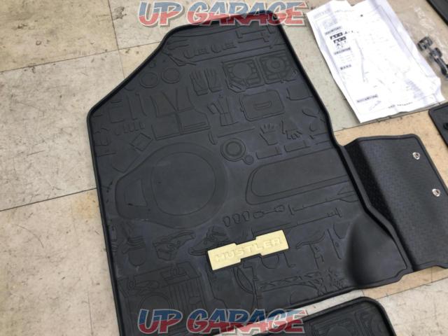 SUZUKI
Genuine optional rubber floor mats-02