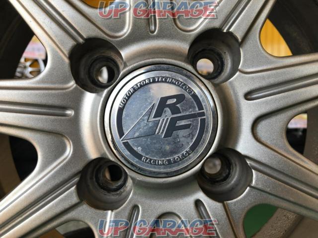 RACING
FORCE
9-spoke wheels
+
DUNLOP
WINTERMAXX
WM02-02
