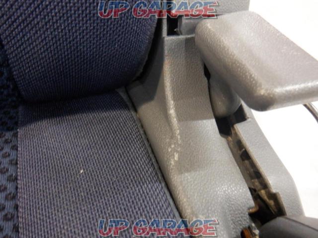 Daihatsu only on the right side
Genuine sheet-05
