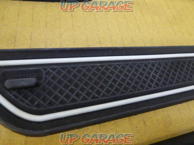 Unknown Manufacturer
Interior rubber mat-02