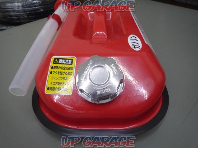 Large self-
Gasoline carrying cans
5L-04