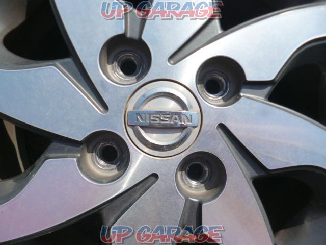 Nissan original (NISSAN)
Lukes genuine
+
GOODYEAR (Goodyear)
Effient
Grip
EG01-06
