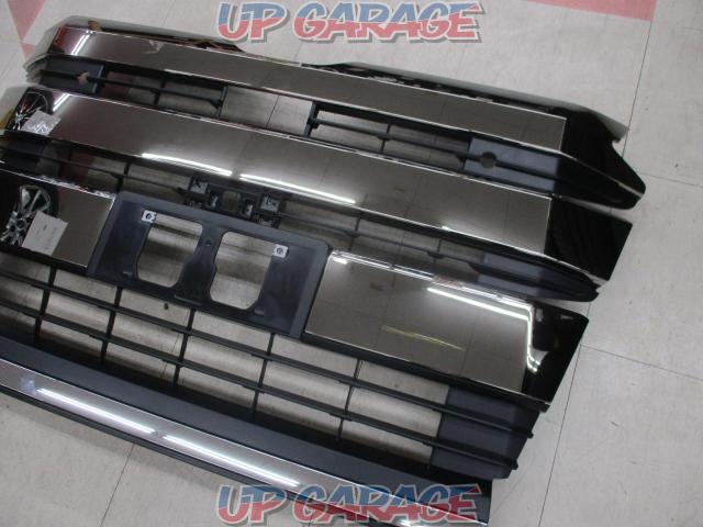 Toyota
90 Noah genuine front grill-03
