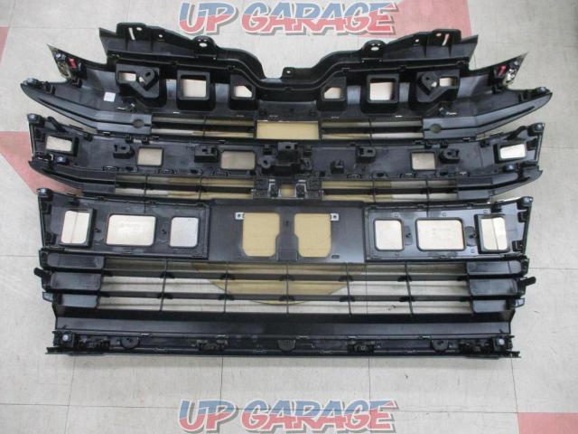 Toyota
90 Noah genuine front grill-07