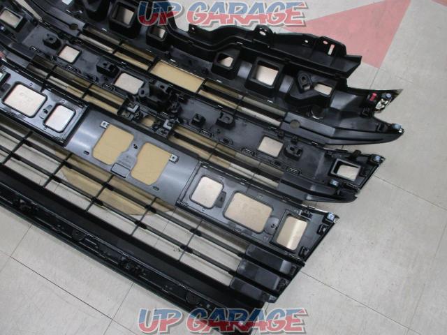 Toyota
90 Noah genuine front grill-09