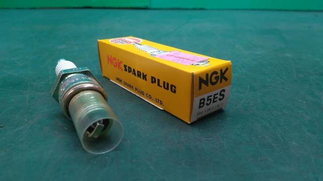 NGK
B5ES
Spark plug-02