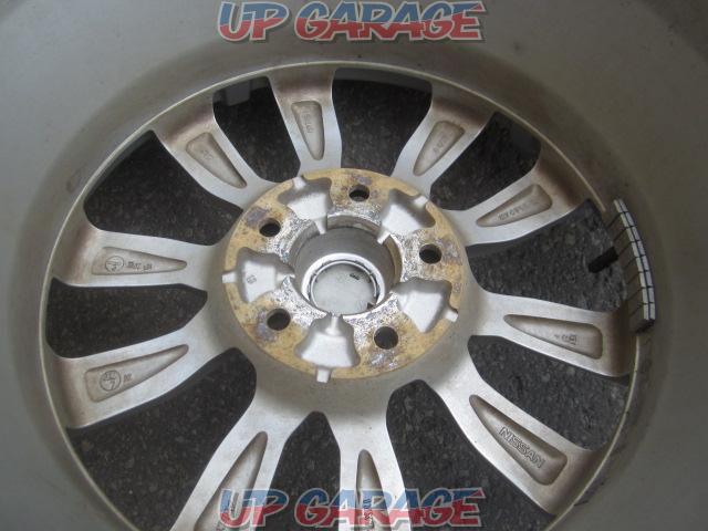 Nissan genuine
Spoke wheels
+
BRIDGESTONE
ALENZA
LX100-03