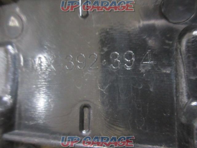Toyota
Hiace 200
Type 5
Standard body genuine front grille-04