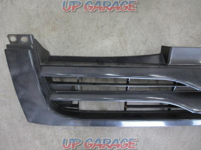 Toyota
Hiace 200
Type 2 genuine front grille-03