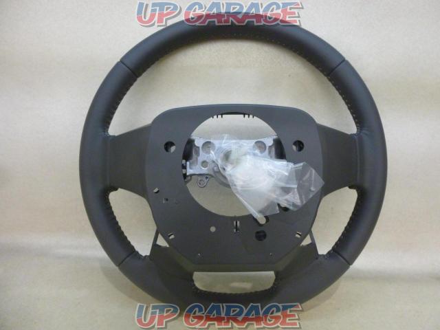 Toyota genuine steering wheel ■ 150 series Land Cruiser Prado
Late version-02