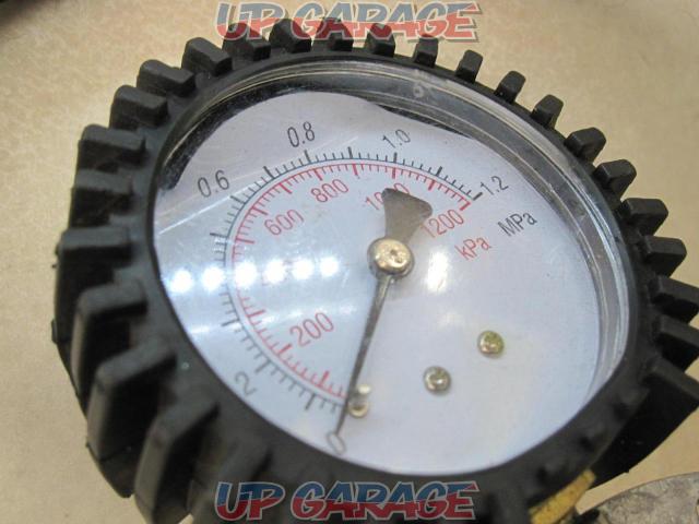 Unknown manufacturer air tire gauge-02