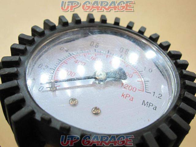 Unknown manufacturer air tire gauge-03
