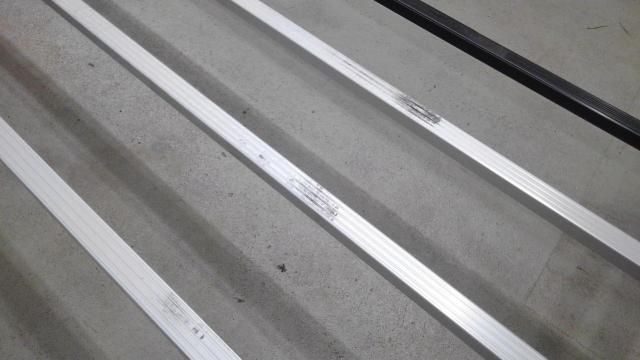 Toyota genuine option
Roof rack (3-leg type) ■ S400 Town Ace
For gutters fixed
* Store only-07