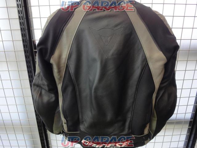 Dainese
Leather jacket
Black / gray
Size 48-04