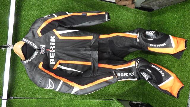 BERIK
Separate racing suit
Size XL
MFJ Certified-02