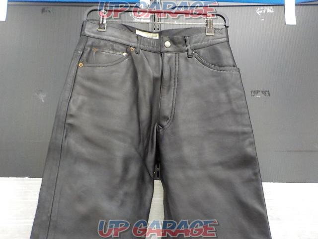 Harold
Daniell
Leather pants
Size: L-05