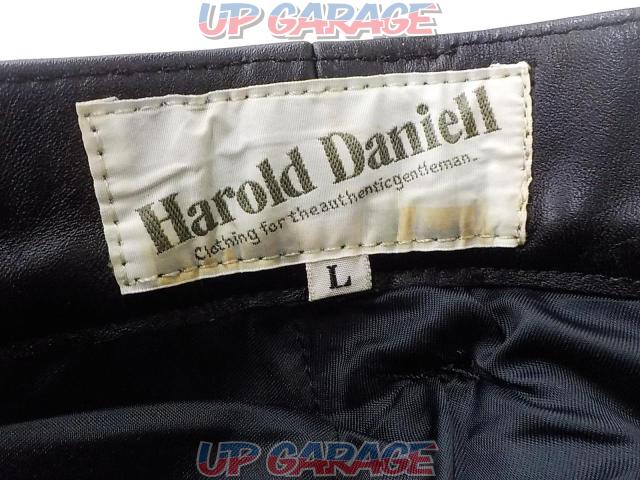 Harold
Daniell
Leather pants
Size: L-07