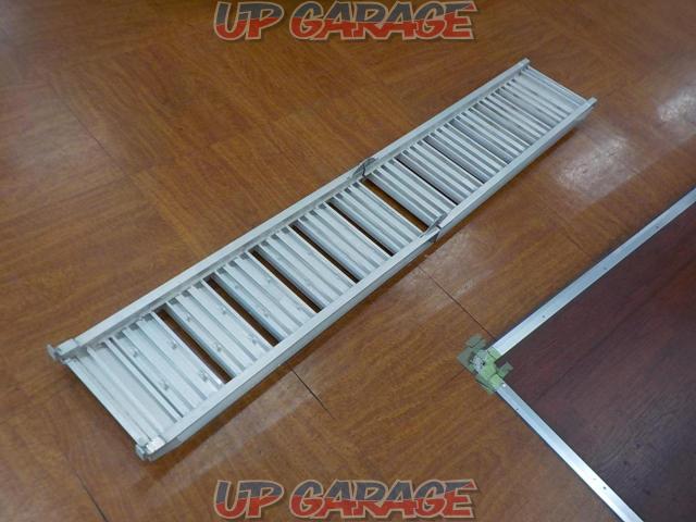Unknown Manufacturer
Folding ladder rail-04
