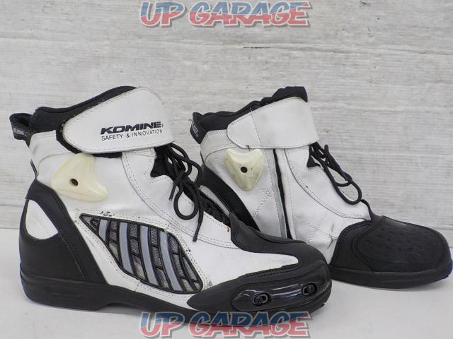 KOMINE (Komine)
Air through riding shoes
BK-068
Size: 26.5-02