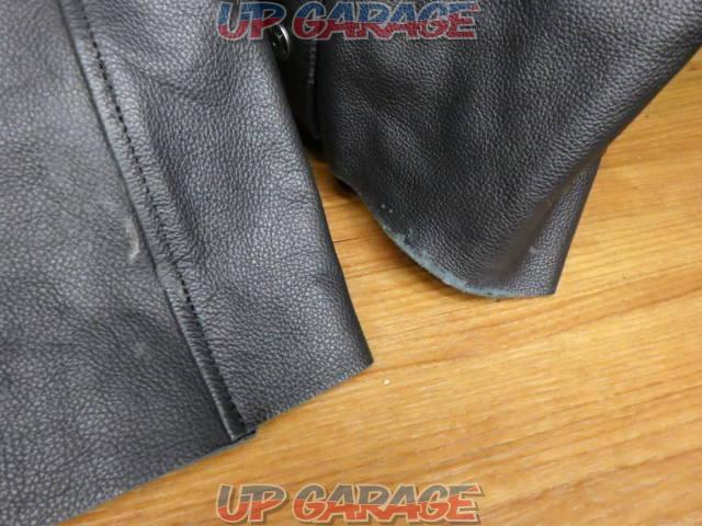 Harley Davidson Leather Chaps
Size short
L-05