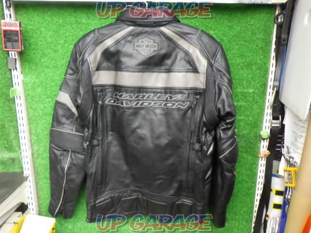 Harley Davidson Leather Jacket
Size M-02
