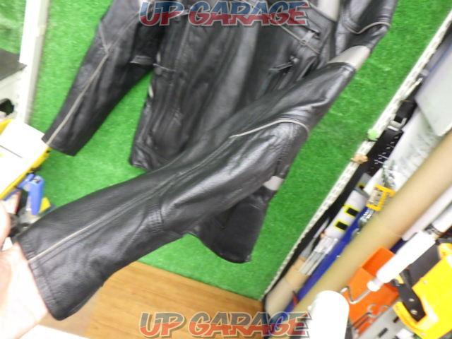 Harley Davidson Leather Jacket
Size M-04