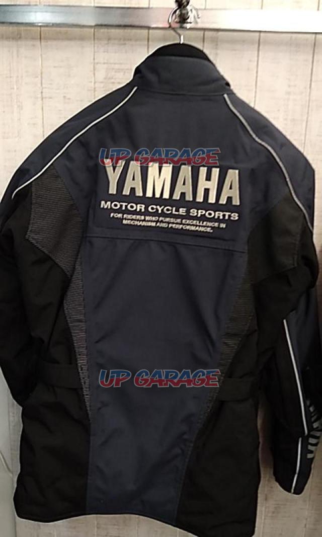 Size: 3L
Yamaha
Winter jacket (zipper missing)-05