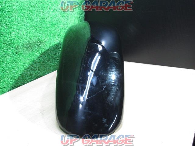 FRP front fender
Remove the GPZ900R (A7)
Unknown Manufacturer-05