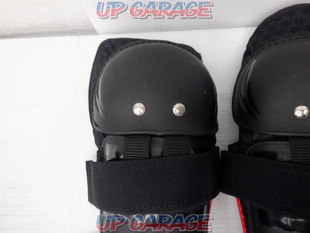 Tag cut Yes
HONDA
Knee protector
Size unknown-03