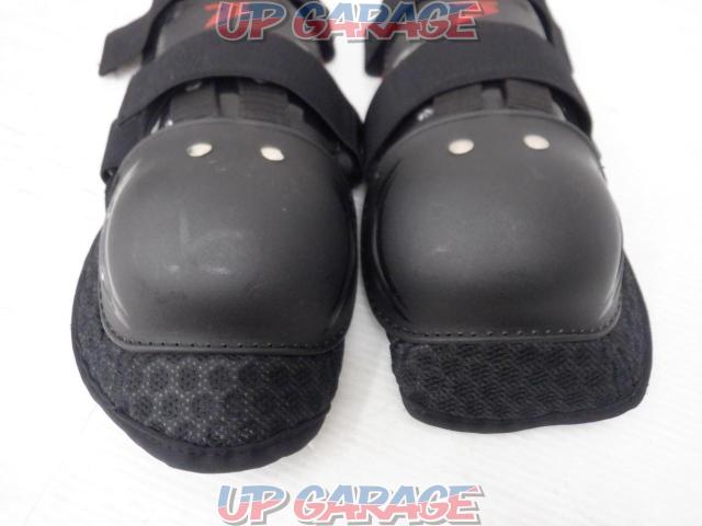 Tag cut Yes
HONDA
Knee protector
Size unknown-06