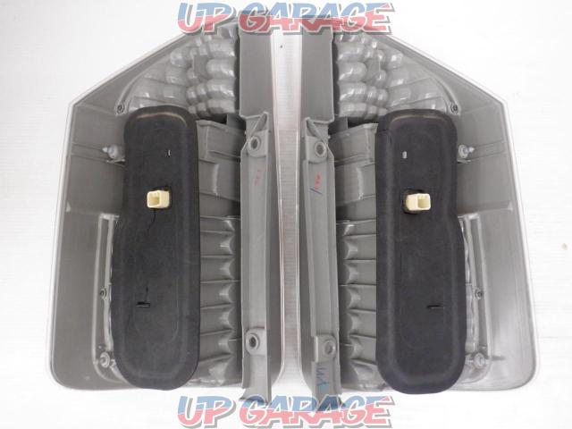 TOYOTA
Genuine tail lamp
Right and left
70 system
Noah
Previous period-06