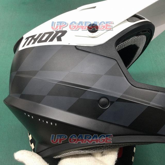 THOR (Soar)
Off-road helmet
Size: M-03