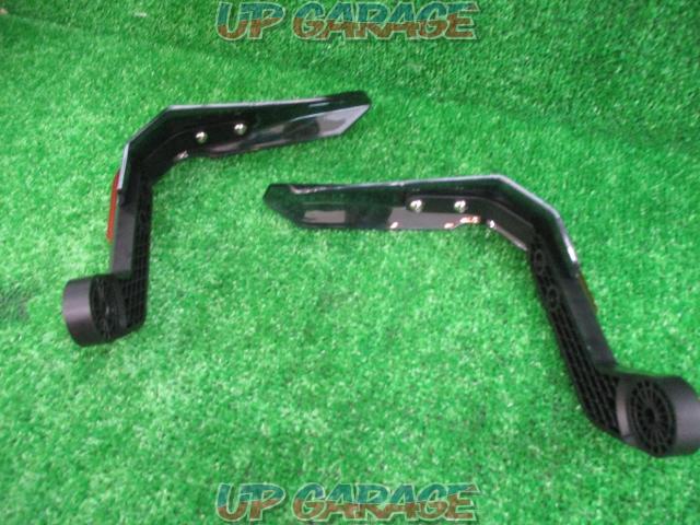 Unknown Manufacturer
Hand guard
Bar End Mounting Type
Red / Smoke-02