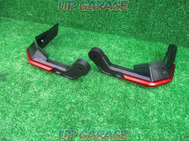 Unknown Manufacturer
Hand guard
Bar End Mounting Type
Red / Smoke-05