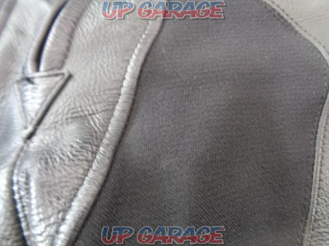 DAINESE Leather Pants
black
Size: 58-04