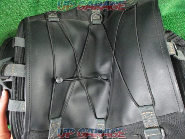 [MOTO
FIZZ Field Seat Bag
black
Part number unknown (MFK-101?)-03
