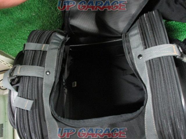 [MOTO
FIZZ Field Seat Bag
black
Part number unknown (MFK-101?)-08