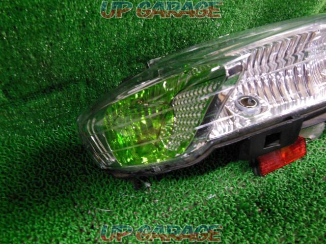 Manufacturer unknown OEM base unknown Custom tail lamp
Clear lens
Majesty 250 (year unknown)-02