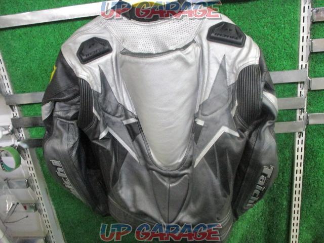 RSTaichiBLAST
VEGAS
EVO
Punching leather jacket
Single leather jacket
Black / Silver
Size: L-09